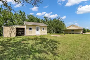 1075 Harrisburg Rd, Brenham, TX 77833 - Photo 38