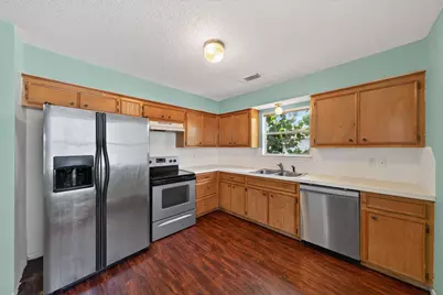 522 Oklahoma Avenue, Bacliff, TX 77518 - Photo 6