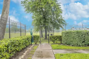 726 Redwing Park Dr, Houston, TX 77009 - Photo 40
