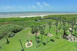 1401 E Beach Dr, Galveston, TX 77550 - Photo 2