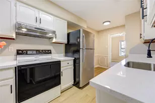 351 N Post Oak Ln, Houston, TX 77024 - Photo 10
