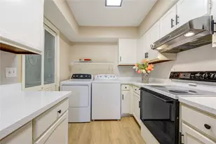 351 N Post Oak Ln, Houston, TX 77024 - Photo 6
