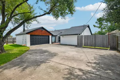 2703 Shady Lane, Webster, TX 77598 - Photo 2