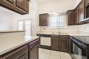 12500 Brookglade Cir, Houston, TX 77099 - Photo 2