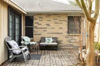 2819 S Peach Hollow Circle, Pearland, TX 77584 - Photo 12