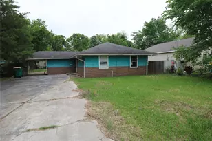 618 Azalea Dr, La Marque, TX 77568 - Photo 1