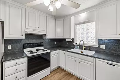 16721 Henry Morgan Road, Jamaica Beach, TX 77554 - Photo 10