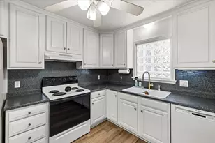 16721 Henry Morgan Rd, Jamaica Beach, TX 77554 - Photo 10