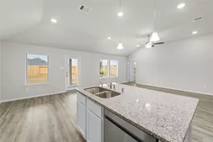 7711 Skiron Ln, Baytown, TX 77523 - Photo 14