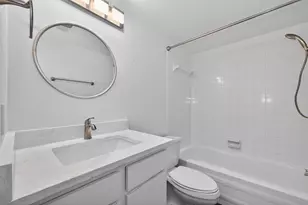 723 Worthshire St, Houston, TX 77008 - Photo 18