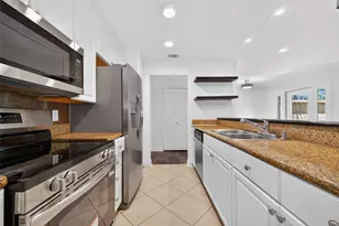 723 Worthshire St, Houston, TX 77008 - Photo 14