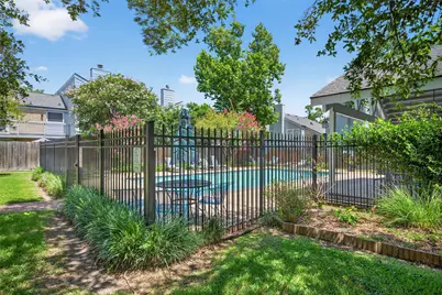 723 Worthshire Street, Houston, TX 77008 - Photo 4