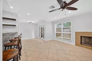 723 Worthshire St, Houston, TX 77008 - Photo 8