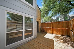 723 Worthshire St, Houston, TX 77008 - Photo 30