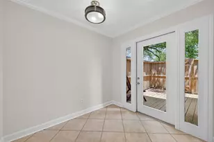 723 Worthshire St, Houston, TX 77008 - Photo 12