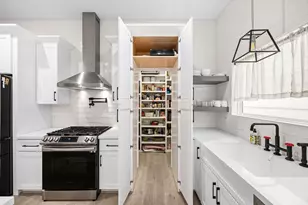 317 Sikes St, Houston, TX 77018 - Photo 6