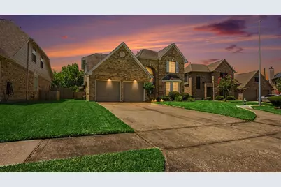 1927 Pinewood Court, Baytown, TX 77521 - Photo 2