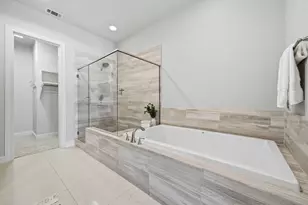 1360 W 25th St, Houston, TX 77008 - Photo 22