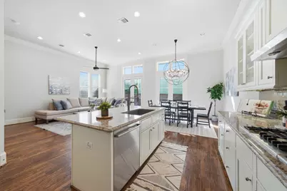 1360 W 25th Street, Houston, TX 77008 - Photo 12