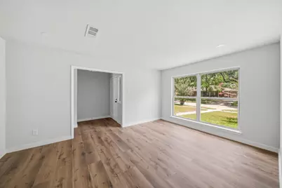 5926 Warm Springs Road, Houston, TX 77035 - Photo 8