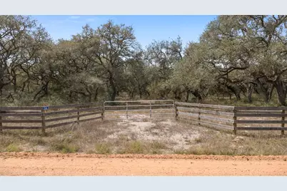 516 County Road 120, Hallettsville, TX 77964 - Photo 20