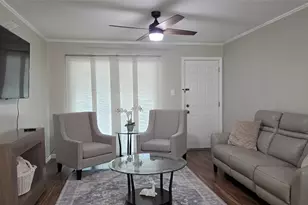 12967 Trail Hollow Dr, Houston, TX 77079 - Photo 4