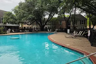 12967 Trail Hollow Dr, Houston, TX 77079 - Photo 16