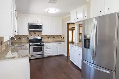 9010 Linkmeadow Lane, Houston, TX 77025 - Photo 10