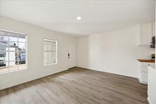 1011 W 10th St, Houston, TX 77008 - Photo 4