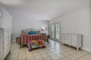 628 E Castle Harbour Dr, Friendswood, TX 77546 - Photo 20