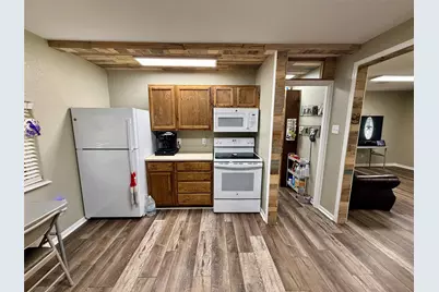 317 Crews Way, West Columbia, TX 77486 - Photo 4