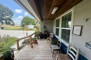 317 Crews Way, West Columbia, TX 77486 - Photo 2