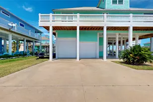 942 Kent, Crystal Beach, TX 77650 - Photo 10