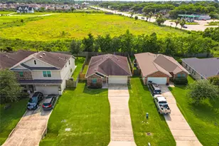 4131 Country Club Dr, Dickinson, TX 77539 - Photo 1