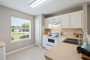 4131 Country Club Dr, Dickinson, TX 77539 - Photo 12