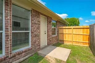 4131 Country Club Dr, Dickinson, TX 77539 - Photo 24