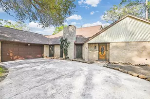 1134 Chestnut Ridge Rd, Houston, TX 77339 - Photo 2
