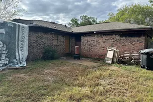 610 Linda Ln, Alvin, TX 77511 - Photo 4