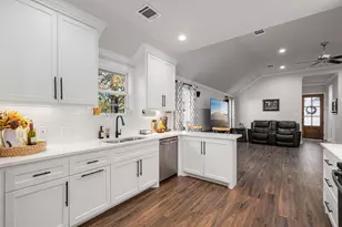 91 Hillsborough Dr, Huntsville, TX 77340 - Photo 18