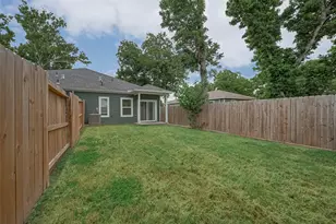 7926 Easter St, Houston, TX 77088 - Photo 14