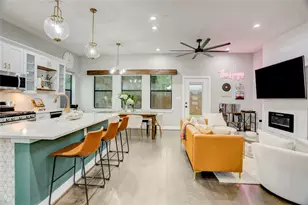 115 E 44th St, Houston, TX 77018 - Photo 2