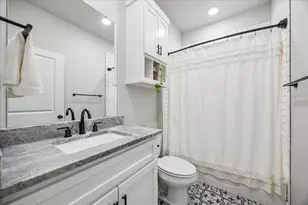111 Creekside Ln, Lake Jackson, TX 77566 - Photo 22