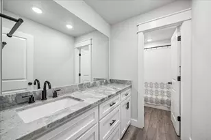 111 Creekside Ln, Lake Jackson, TX 77566 - Photo 24