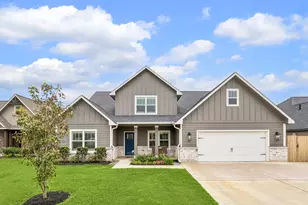 111 Creekside Ln, Lake Jackson, TX 77566 - Photo 1