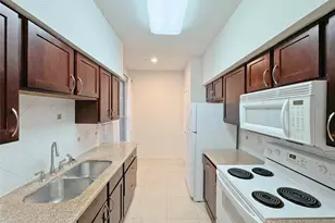 2700 Revere St, Houston, TX 77098 - Photo 8