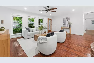 1320 Woodvine Drive, Houston, TX 77055 - Photo 10