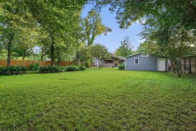 1320 Woodvine Drive, Houston, TX 77055 - Photo 8