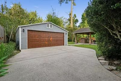 1320 Woodvine Drive, Houston, TX 77055 - Photo 38