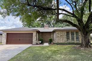 2218 Green Knoll Dr, Houston, TX 77067 - Photo 2