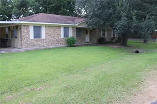 708 1st St, Winnie, TX 77665 - Photo 4